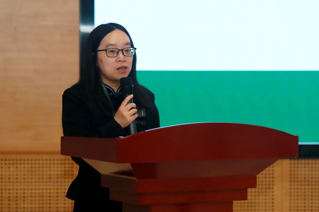 专家解读银发经济课题。